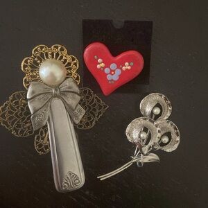 🗝️ Vintage Brooches 3 item lot PEARLs silver tone heart callalillies angel pins🪽